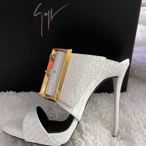 Giuseppe Zanotti Shoes - AUTHENTIC Giuseppe Zanotti Ringotto Bianco